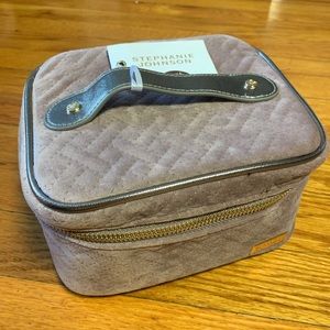 STEPHANIE JOHNSON WOMEN'S MILAN LOUISE TRAVEL CASE PURSE, DUSTY PLUM ONE SIZE